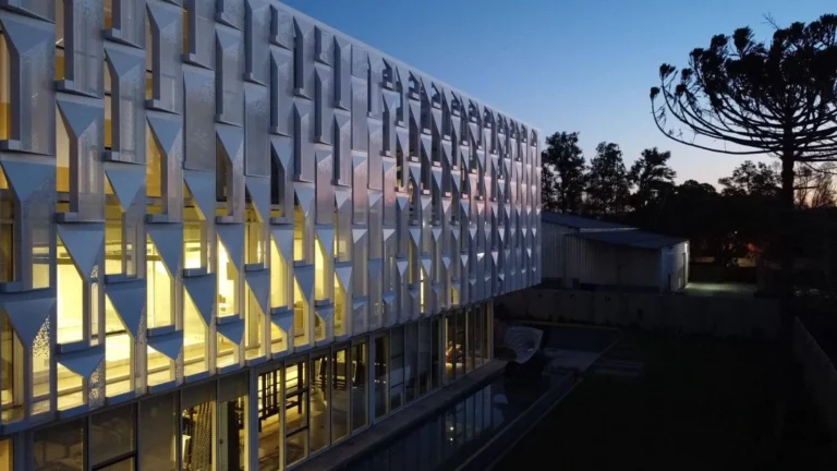 Best Smart Facade Technology Options: A Definitive Guide (2026)