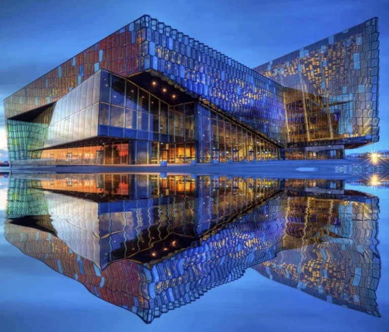 Landmark Smart Facade Buildings United States: 2026 Pillar Article
